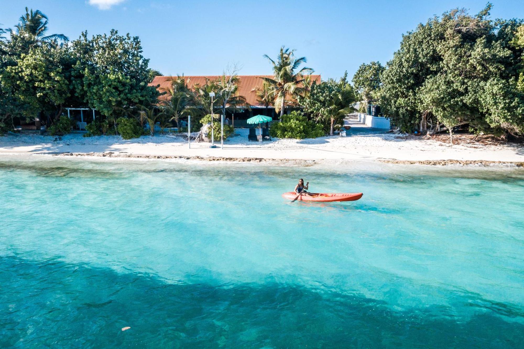 Tropical Tree Hotel Fehendhoo Exterior photo