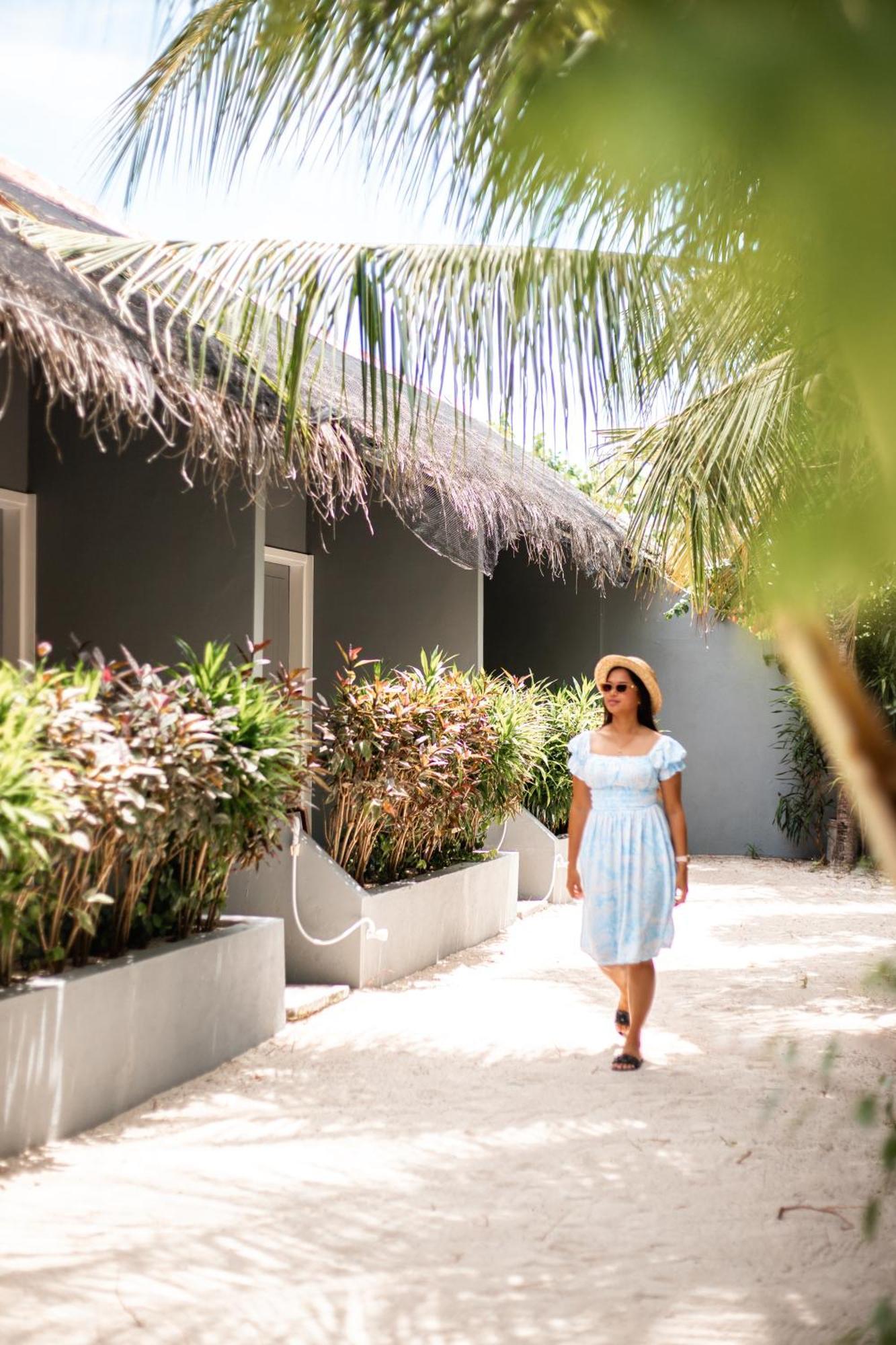 Tropical Tree Hotel Fehendhoo Exterior photo