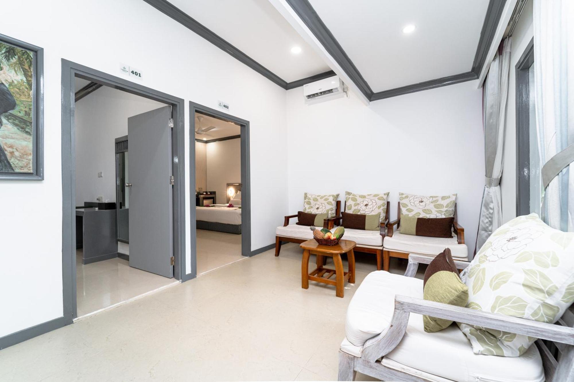 Tropical Tree Hotel Fehendhoo Exterior photo