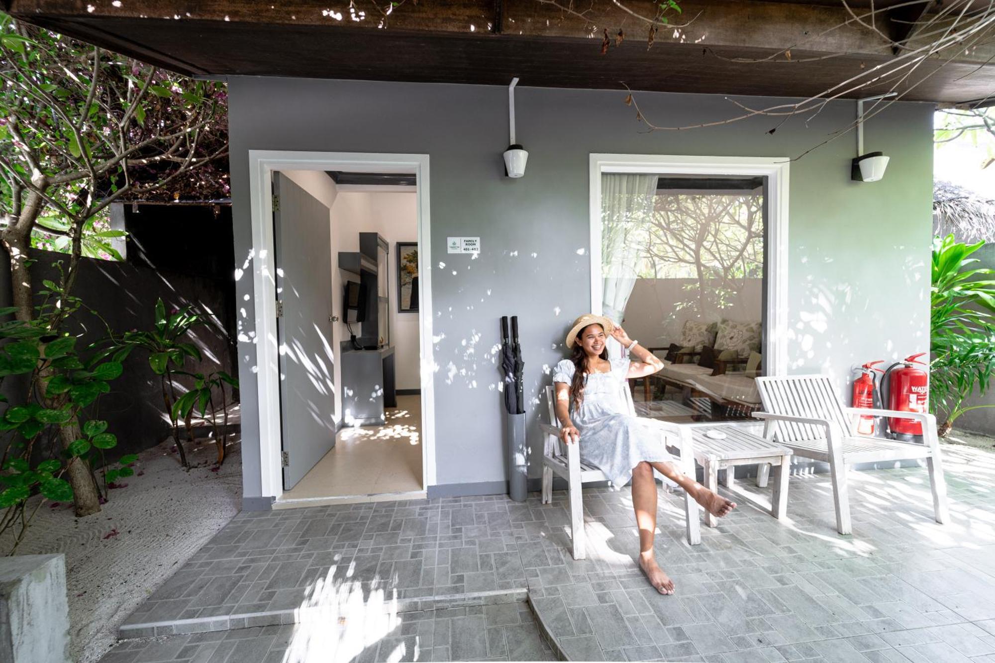 Tropical Tree Hotel Fehendhoo Exterior photo