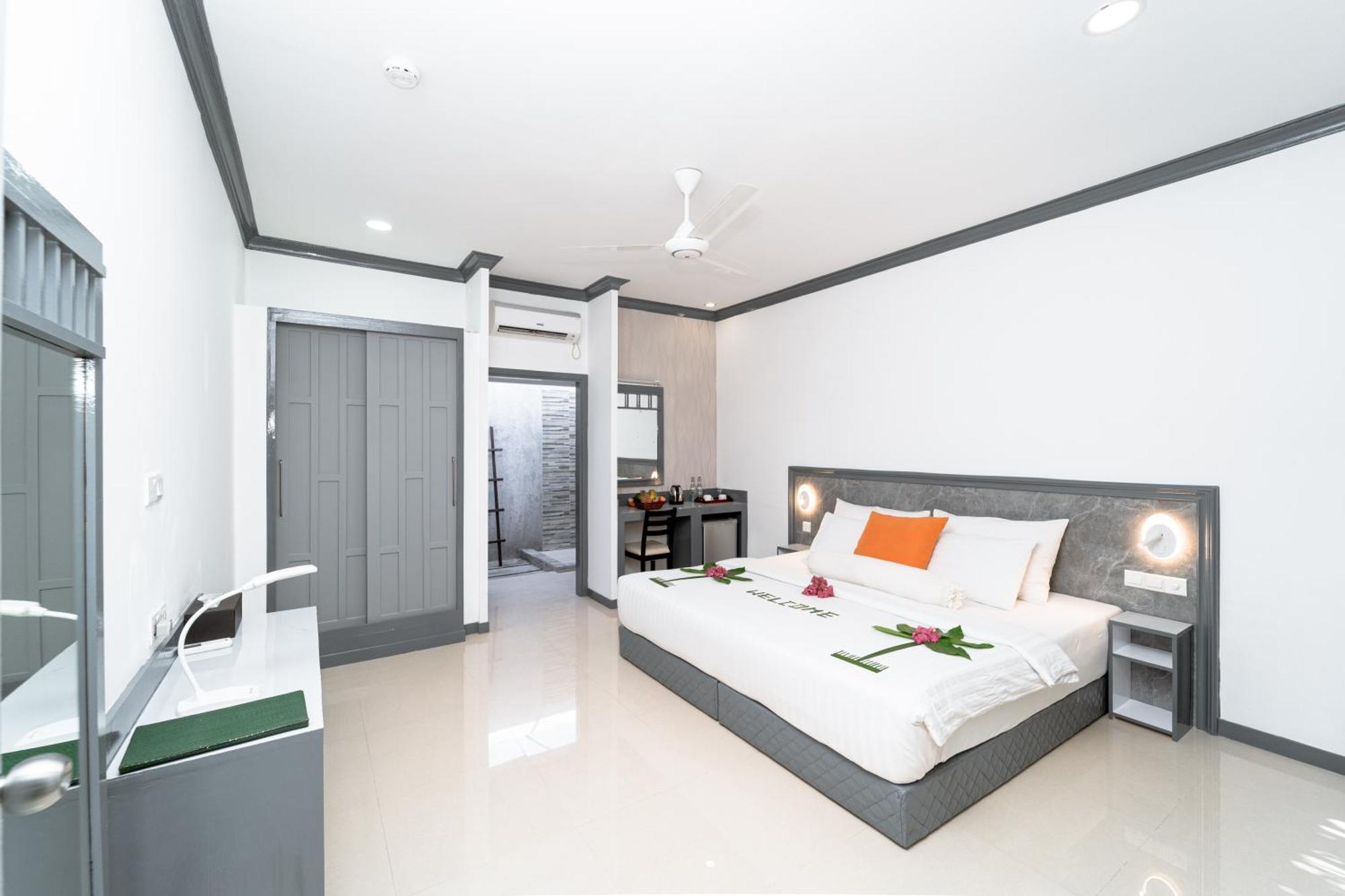 Tropical Tree Hotel Fehendhoo Exterior photo