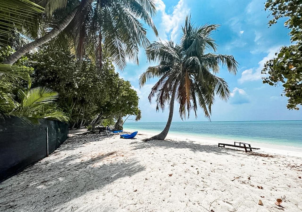 Tropical Tree Hotel Fehendhoo Exterior photo