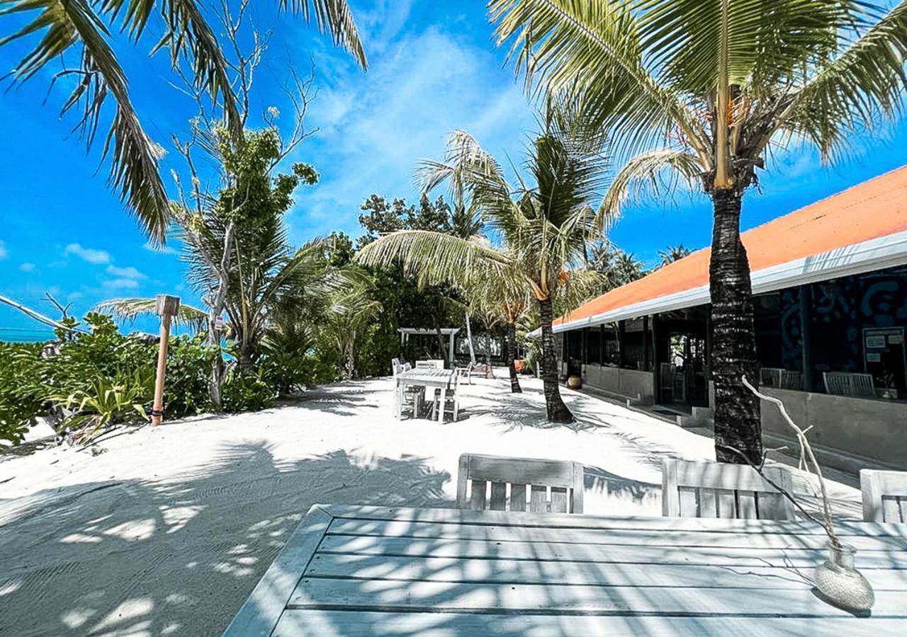 Tropical Tree Hotel Fehendhoo Exterior photo